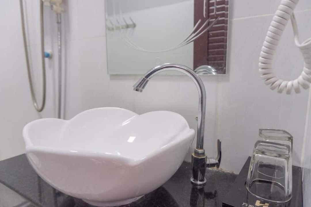 Khemra I Guesthouse Kampot Ngoại thất bức ảnh