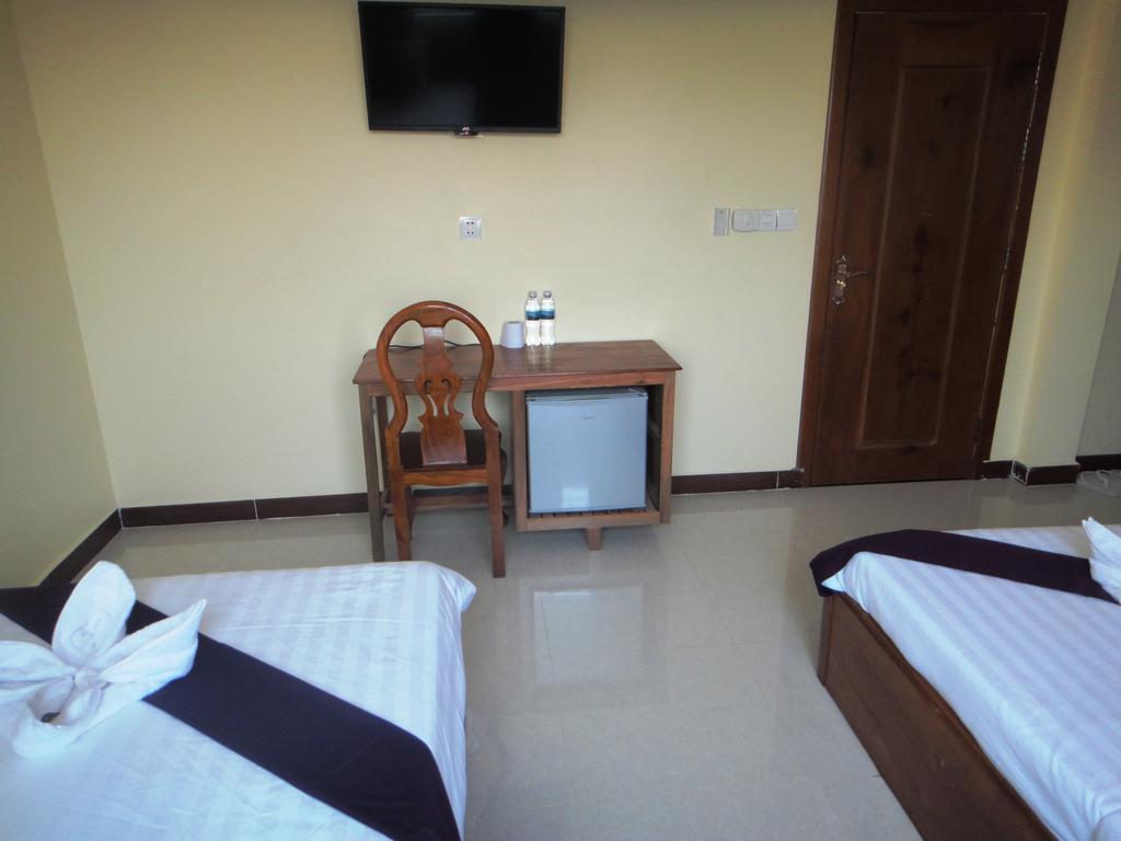 Khemra I Guesthouse Kampot Phòng bức ảnh