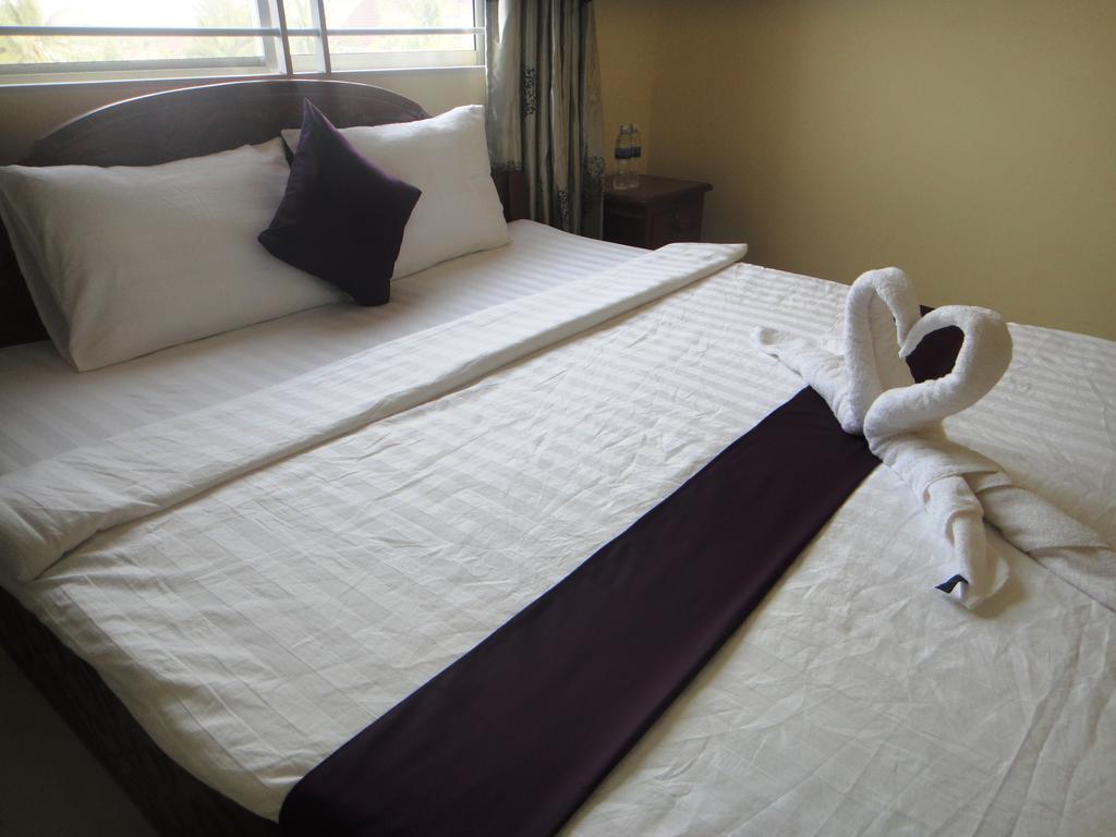 Khemra I Guesthouse Kampot Phòng bức ảnh
