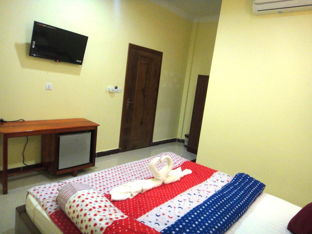 Khemra I Guesthouse Kampot Phòng bức ảnh